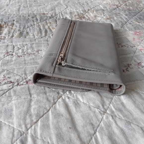 Vintage Buxton Alexis Leather Wallet - Picture 6 of 16